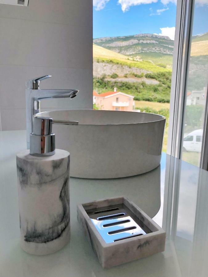Villa Mila Kastela Kaštel Novi Esterno foto