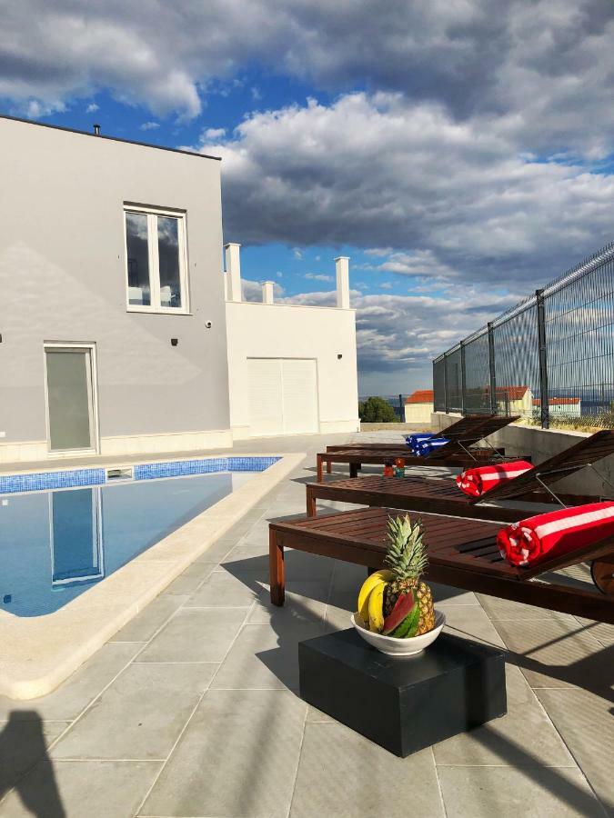 Villa Mila Kastela Kaštel Novi Esterno foto