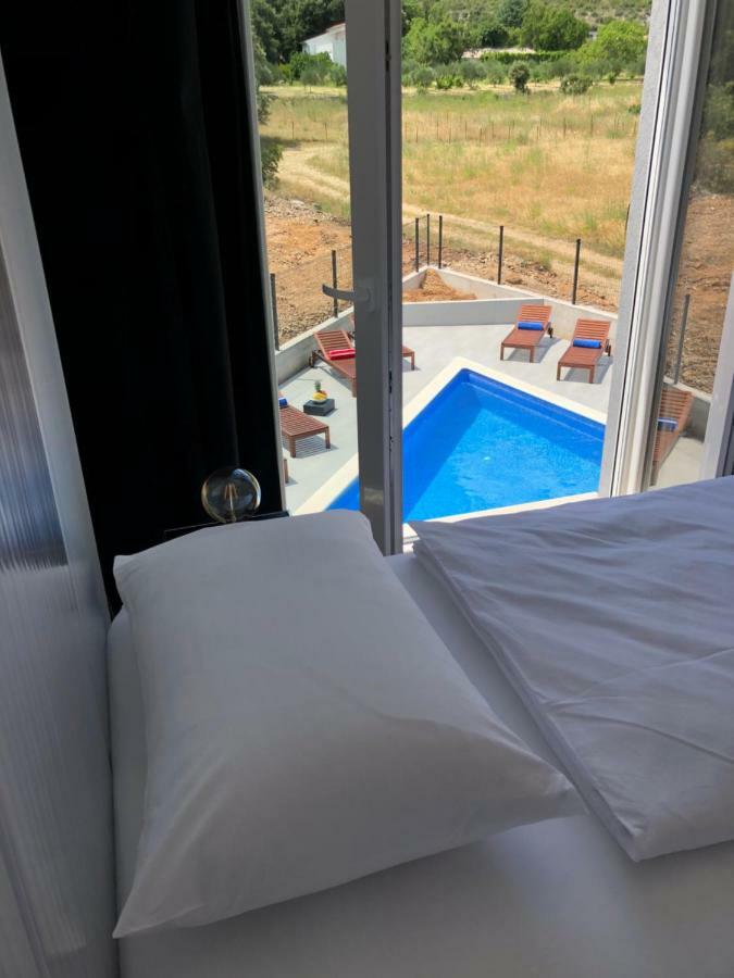 Villa Mila Kastela Kaštel Novi Esterno foto