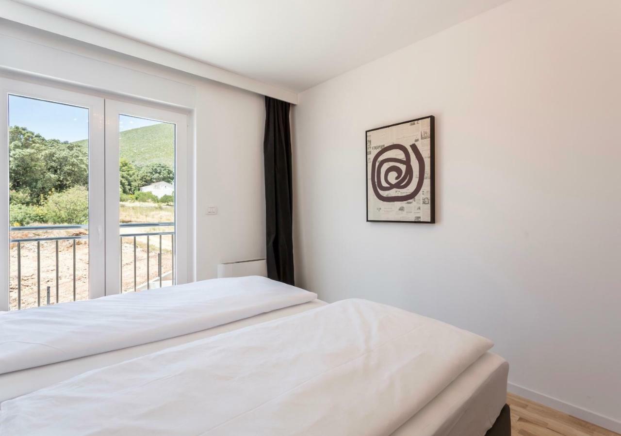 Villa Mila Kastela Kaštel Novi Esterno foto