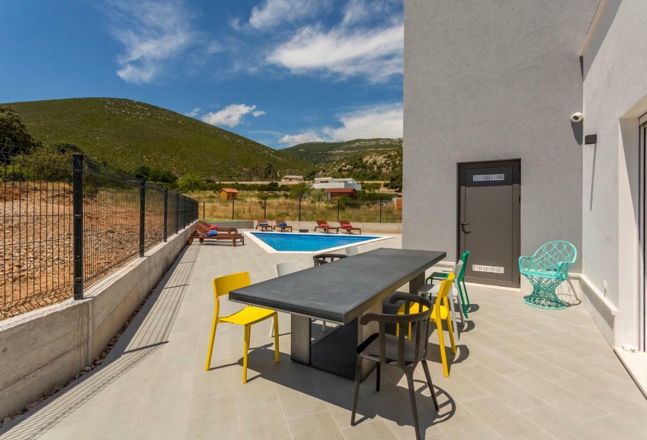 Villa Mila Kastela Kaštel Novi Esterno foto